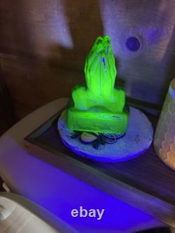 Boyd's Glass VERY RARE Limited Edition Vintage Uranium Glass Praying Hands