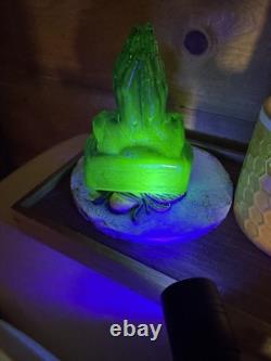 Boyd's Glass VERY RARE Limited Edition Vintage Uranium Glass Praying Hands