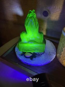 Boyd's Glass VERY RARE Limited Edition Vintage Uranium Glass Praying Hands