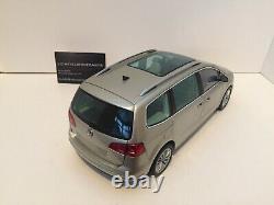 Minichamps 118 VOLKSWAGEN SHARAN 2010 IN SILVER LIMITED TO 504 PIECES VERY RARE