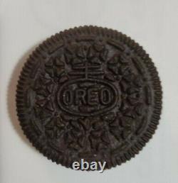Pokémon Mew Oreo Cookie Limited Edition 25th Anniversary Very Rare Hard To Find