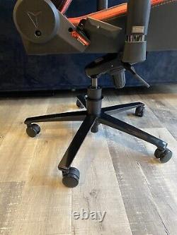 Secretlab RUST CHAIR GAMING CHAIR VERY RARE & LIMITED Leatherette Gaming Chair