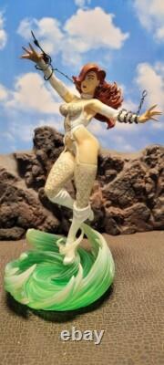 Very Rare 13 Dawn Water Swirl LIMITED EDITION Statue withCOA MINT In MINT BOX