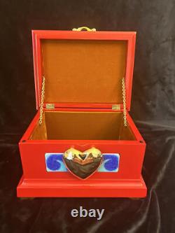 Very Rare Snow White Heart Box Limited Edition