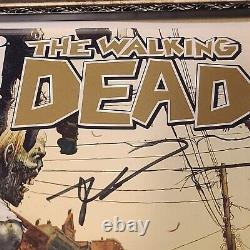 Very Rare limited edition Signed Walking dead comic