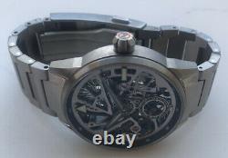 Very rare Zelos Skyraider 2 Titanium Skeleton. Limited edition, no. 43/100