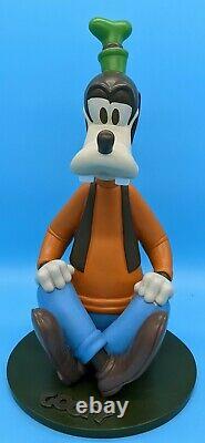 Walt Disney's Goofy 13.5 HUGE Stone Resin Statue-Limited Edition Very Rare