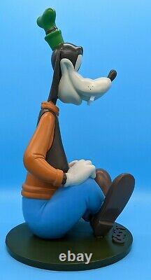 Walt Disney's Goofy 13.5 HUGE Stone Resin Statue-Limited Edition Very Rare