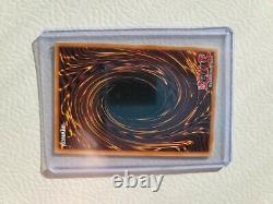 Yu-Gi-Oh Dark Magician LC01-EN005 Ultra Rare Limited Edition! Very Mint