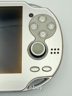 Console Sony PS Vita PCH-1000 Argent Glacé Boîte Limitée Très Rare Très Bon État