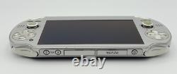 Console Sony PS Vita PCH-1000 Argent Glacé Boîte Limitée Très Rare Très Bon État