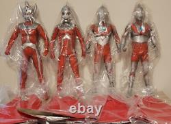 Lot de 4 figurines géantes Ultraman Édition limitée 1 sur 200 chacune Très RARE