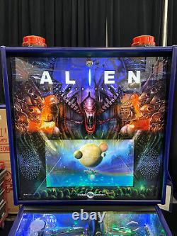 Machine de flipper Alien en édition limitée, seulement 1000 exemplaires fabriqués. Très rare.