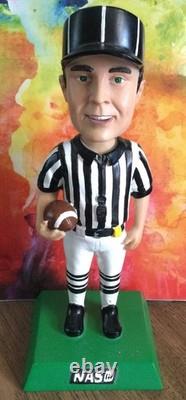 Poupée à ressort d'arbitre de football NIB 9 Très rare/limité à certains officiels seulement