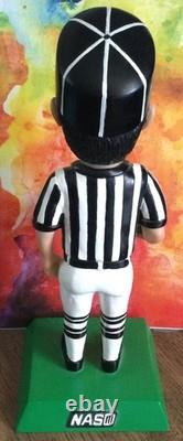 Poupée à ressort d'arbitre de football NIB 9 Très rare/limité à certains officiels seulement