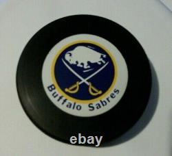 Puck de hockey vintage des Buffalo Sabres 25e anniversaire très rare édition limitée