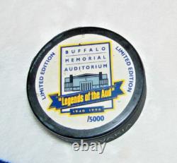 Puck de hockey vintage des légendes des Buffalo Sabres de l'Aud très rare édition limitée