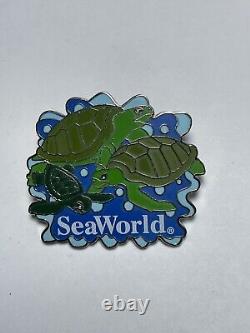 RARE Épingle Émail Famille de Tortues Seaworld Très Rare Verte et Bleue ÉDITION LIMITÉE DERNIER EXEMPLAIRE