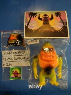 TRÈS RARE Édition Limitée Koningu Ummikko Avec Son Casque Masque Gorille Kaiju Sofubi