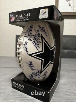 Très rare Dallas Cowboys ballon de football en édition limitée signé par plusieurs joueurs sans certificat d'authenticité