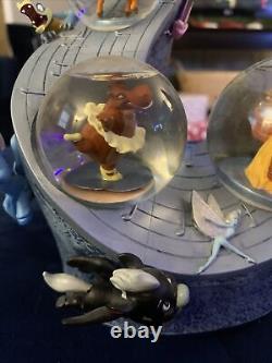 Très rare ! Disney Auctions Fantasia Mickey Snow Globe Mini Globes Limited 350<br/> 

<br/>


 (Note: 'Snow Globe' and 'Mini Globes' are left in English as they are specific terms and often not translated in French.)