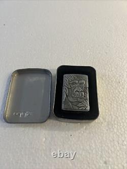 Vtg Très Rare Briquet Zippo Limité de 1995 avec Emblème en Étain Gorilla Barrett Smythe