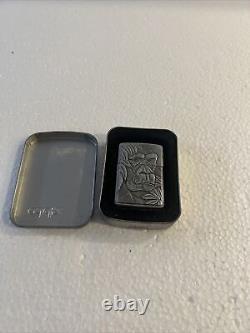 Vtg Très Rare Briquet Zippo Limité de 1995 avec Emblème en Étain Gorilla Barrett Smythe