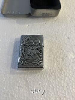 Vtg Très Rare Briquet Zippo Limité de 1995 avec Emblème en Étain Gorilla Barrett Smythe