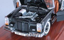 (très Rare) Noir Mercedes-benz 600 Pullman Limousine118 Avec Boîtier D'affichage Diecast